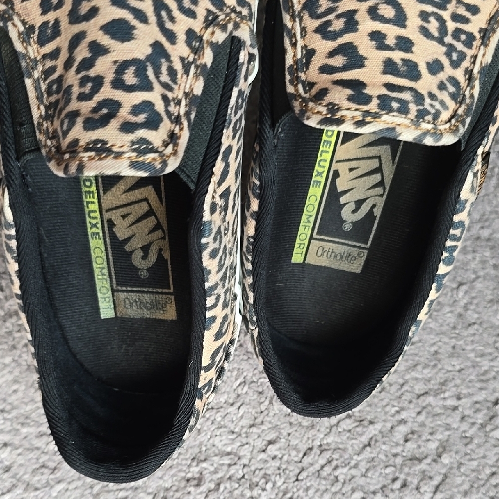 Vans Leopard Pattern Slip-On Shoes - Picture 6 of 6